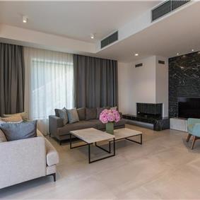 Luxury 5-Bedroom Villa with Sea-Views and Infinity Pool near Dubrovnik – Sleeps 10